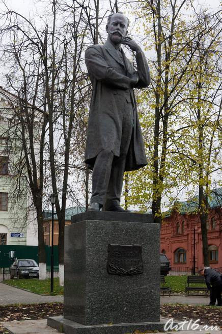 Памятник Петру Ильичу Чайковскому в Клину::г.Клин, дом-музей П.И.Чайковского