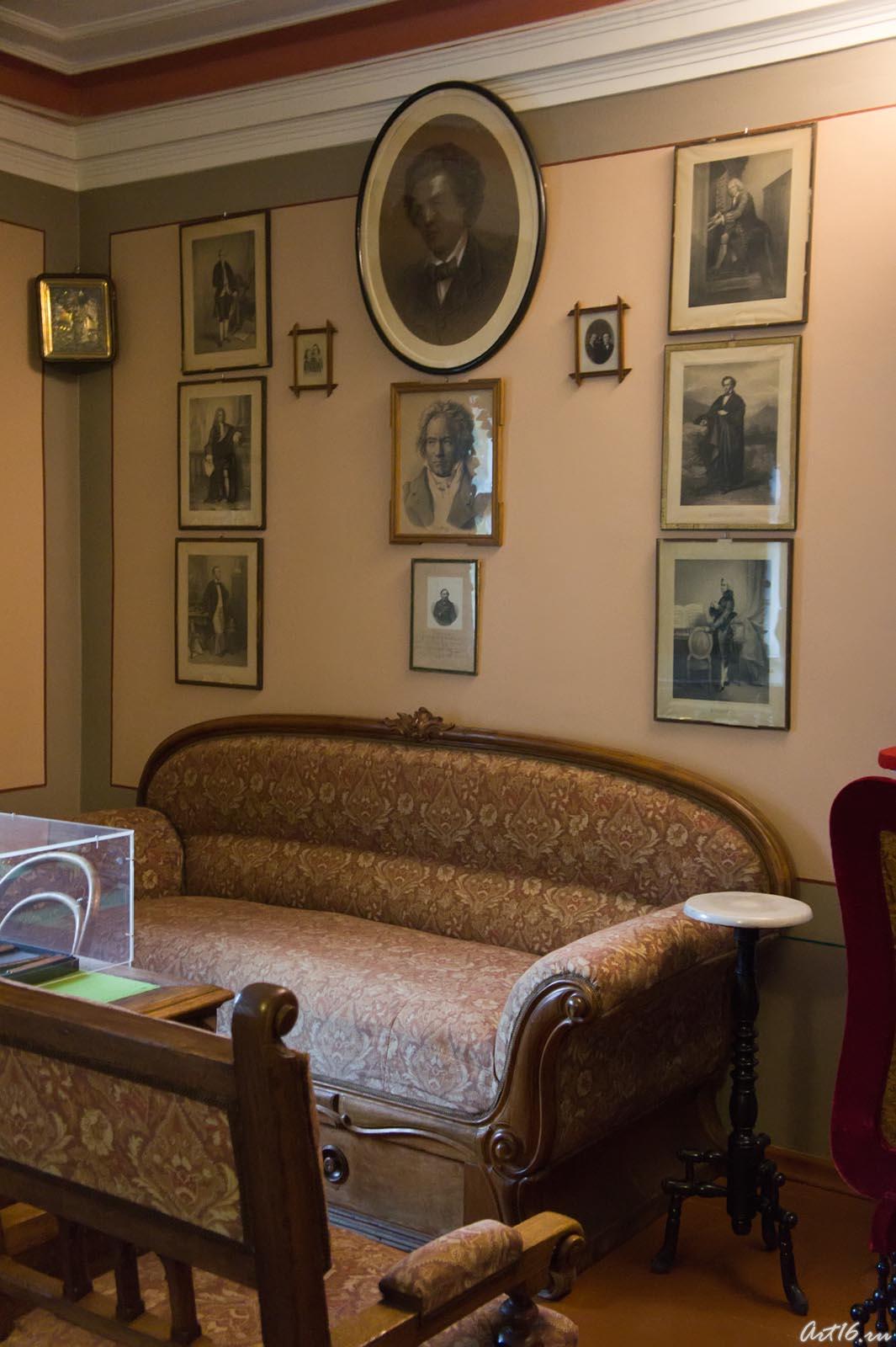 Фрагмент интерьера Дома-музея П.И.Чайковского::г.Клин, дом-музей П.И.Чайковского