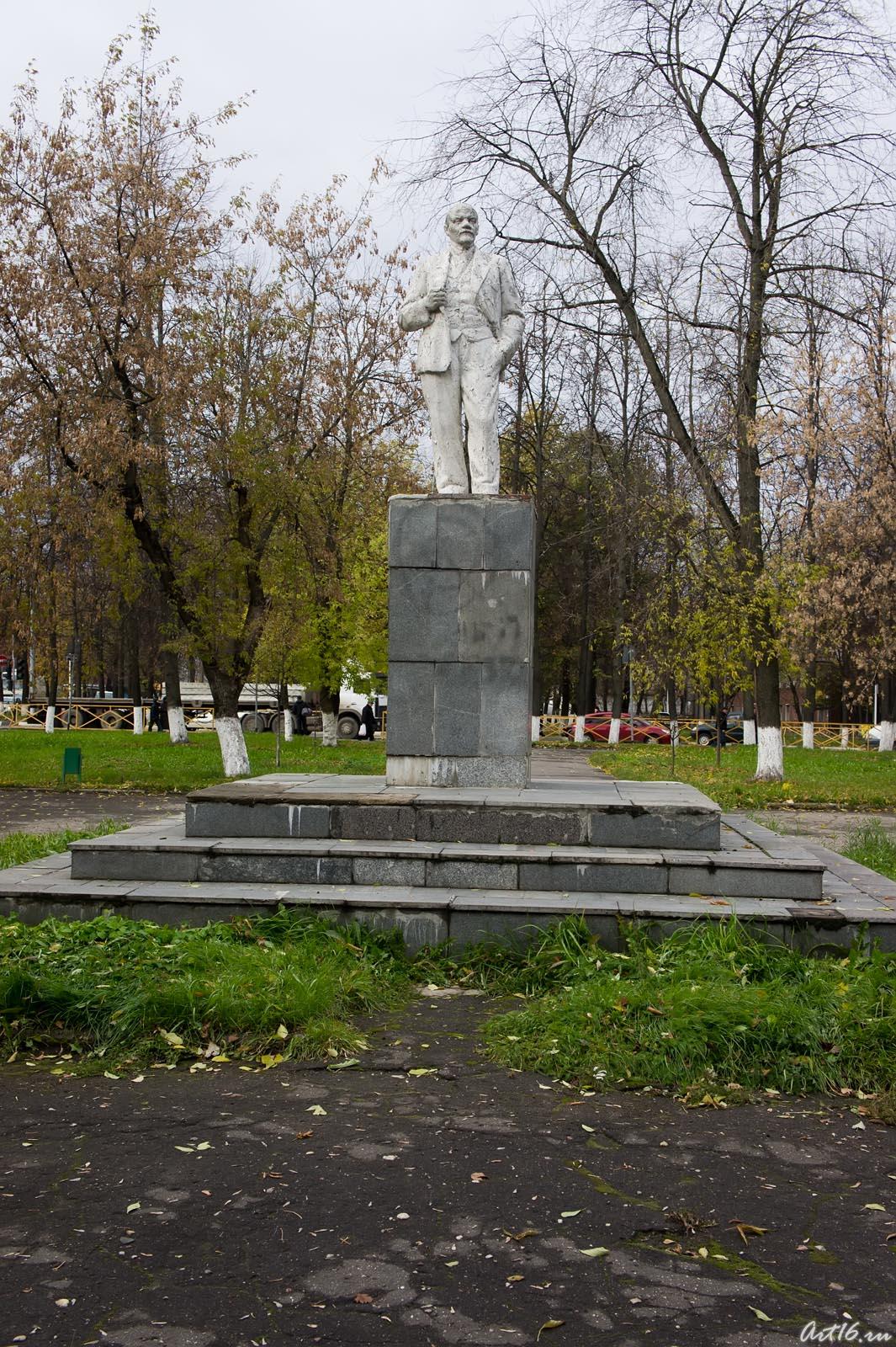 Памятник В.И.Ленину в г.Клин::г.Клин, дом-музей П.И.Чайковского