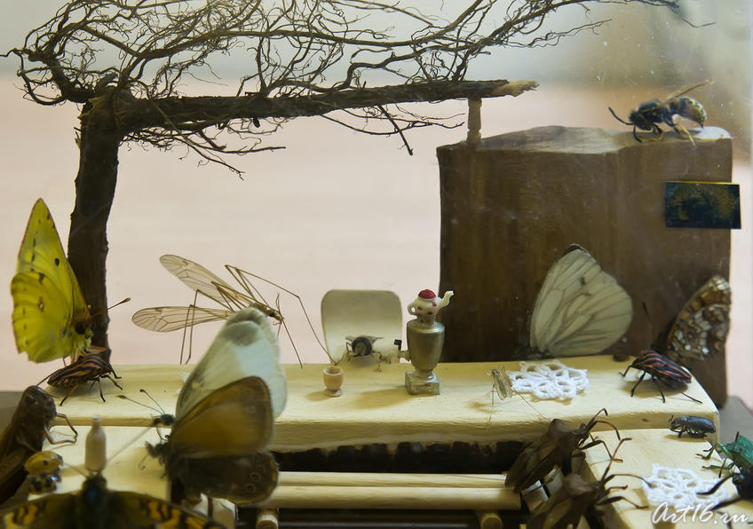 Чаепитие у Мухи-цокотухи, А.Коненко::Выставка микроминиатюр «Чудеса под микроскопом»