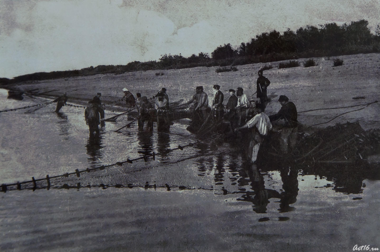 На Каме тянут тони. Елабуга::Старинные виды Елабуги