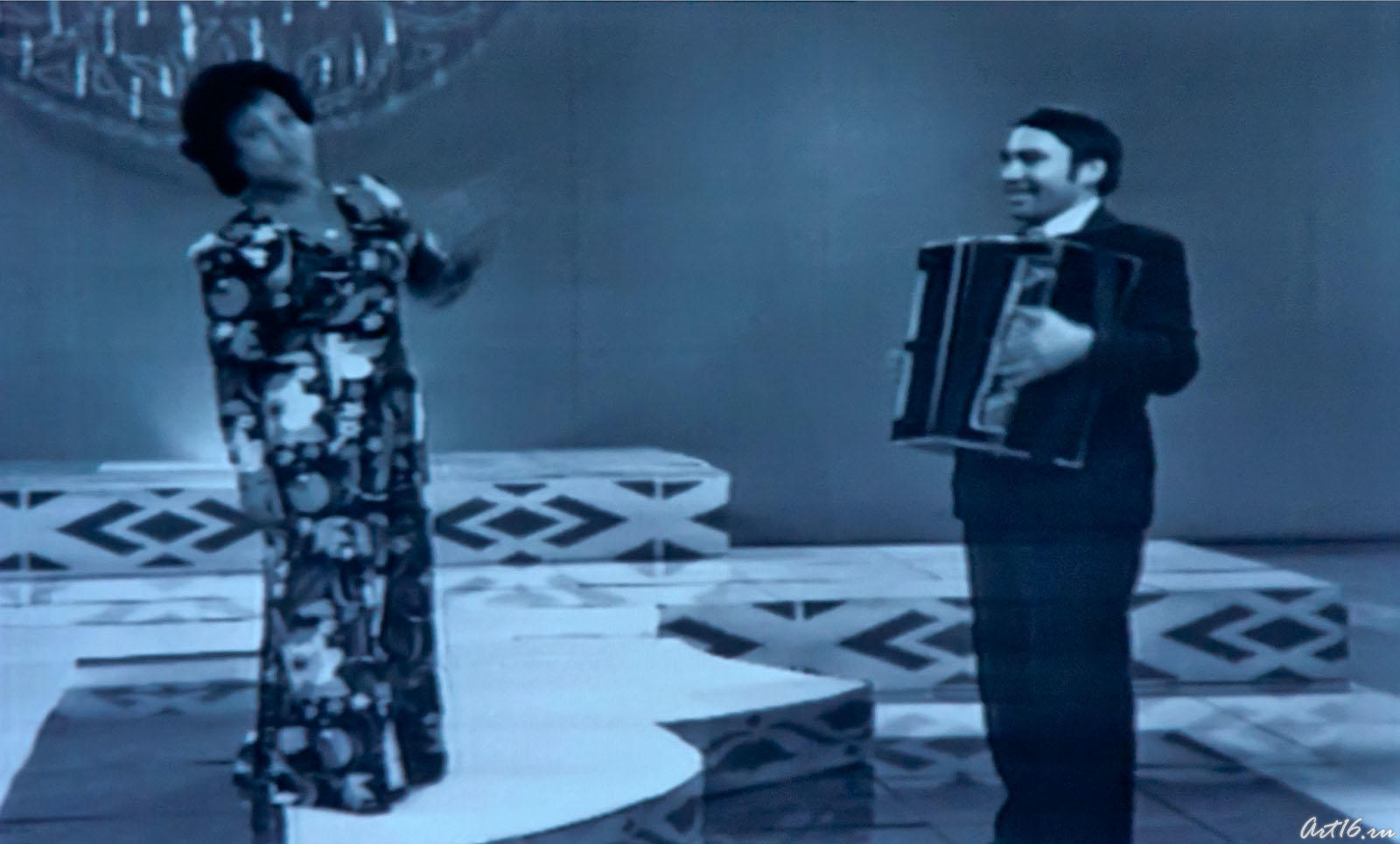 Альфия Авзалова. Сцена. Кадр из фильма «Моң патшабикәсе»::Альфия Авзалова, фото к статье