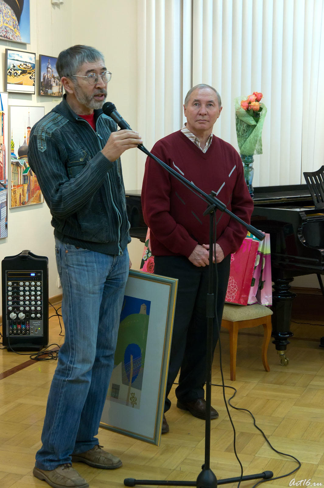 Набережночелнинские художники привезли подарки Ильдару Ханову — свои картины::Ракурсы. Творчество Ильдара Ханова