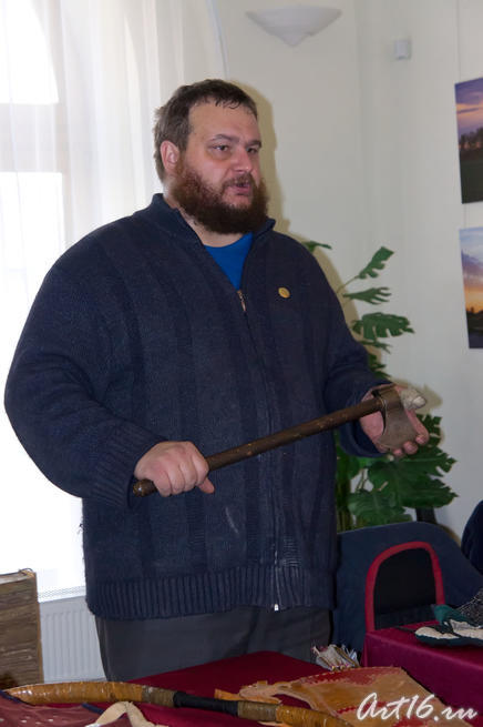 Владислав Хабаров с топором::«Ратей сверкающая сталь»