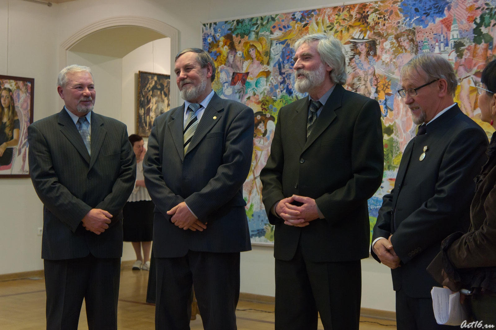 Владимир Акимов с друзьями-одногруппниками  (Чувашское художественное училище)::Золотой век в душе. Владимир Яковлевич Акимов