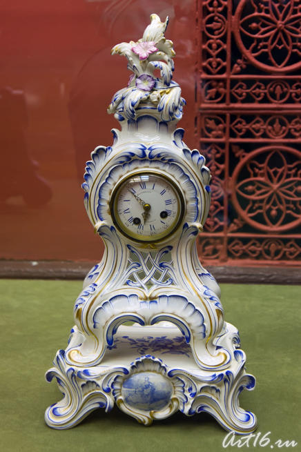 Часы на постаменте в стиле рококо, 1860-е. Огюст Мажорель (1825-1904) Сен Клемен::Фаянс Галле и школа Нанси