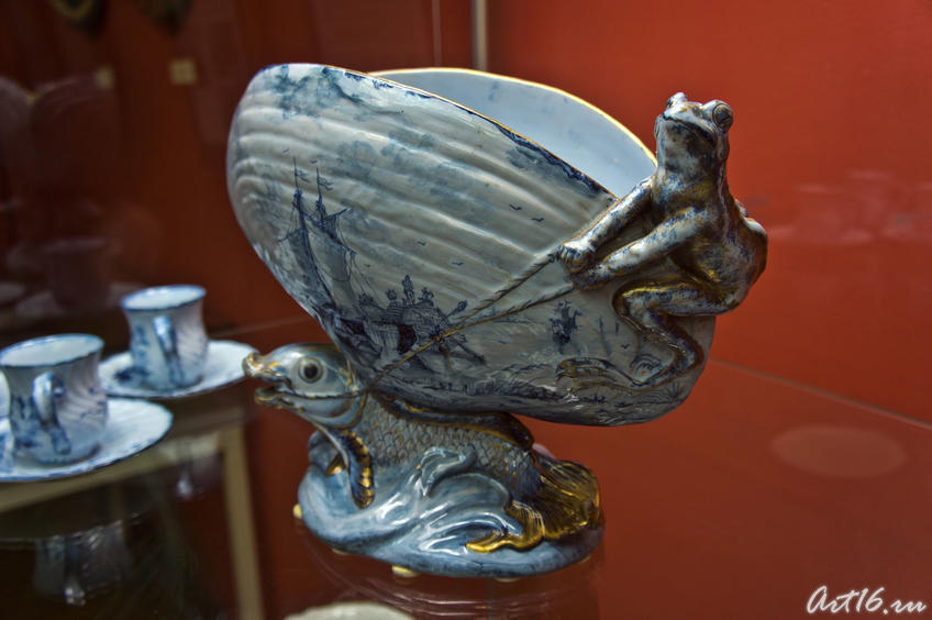 Ваза в форме раковины с лягушкой и рыбами, 1870-е. Эмиль Галле (1846-1904) Сен Клеман