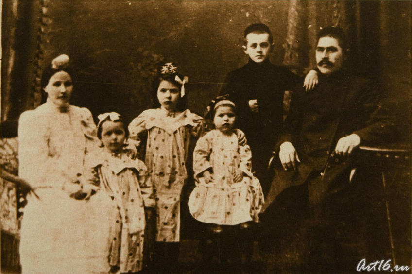 Салих Сайдашев с семьей Насретдина Халитова, где он воспитывался до 11 лет. 1910::С.Сайдашев: “Жизнь моя звучала дивной песней…”