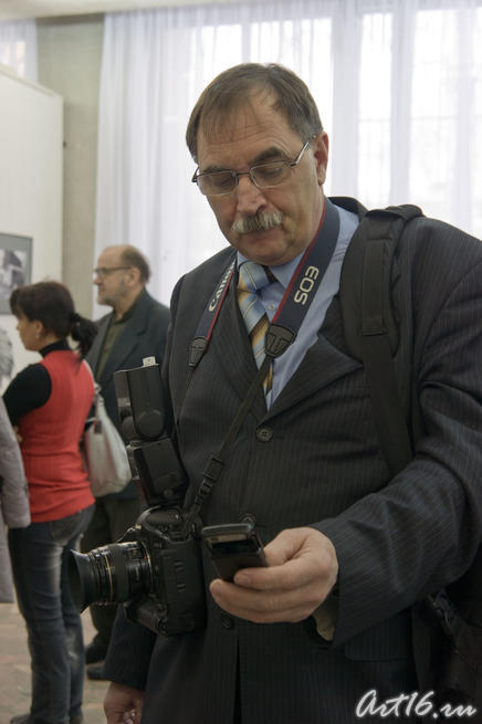 Георгий Козлов, фотограф, председатель правления Казанского фотоклуба::Выставочный проект «Париж во сне и наяву" Фарит Губаев и "Французский взгляд» современных фотографов Франции