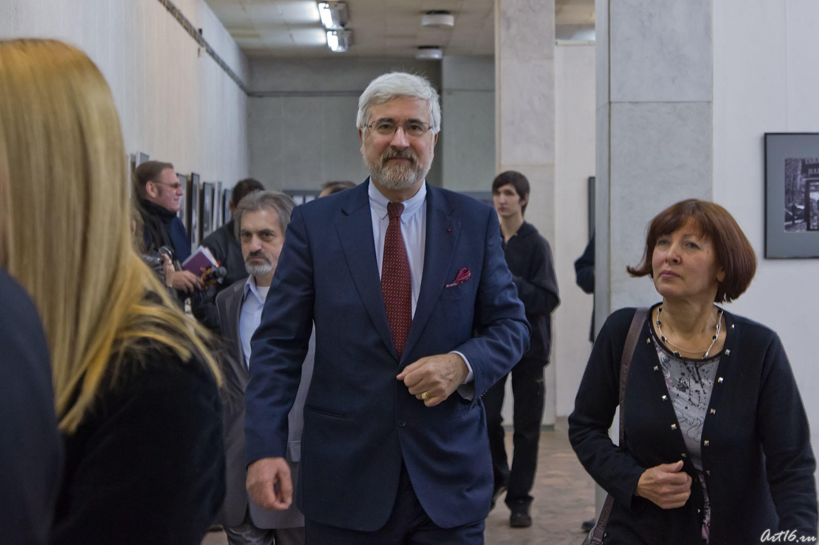   Господин Жан де Глиниасти::Выставочный проект «Париж во сне и наяву" Фарит Губаев и "Французский взгляд» современных фотографов Франции