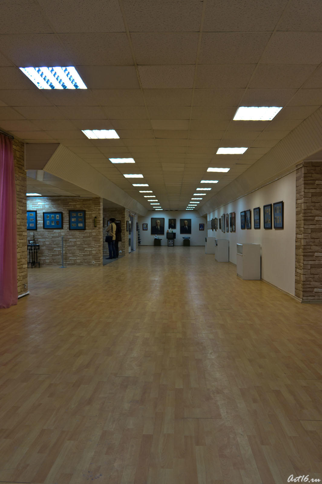 08249  Выставочный зал ГМИИ РТ::Коллекция рождественской и новогодней открытки