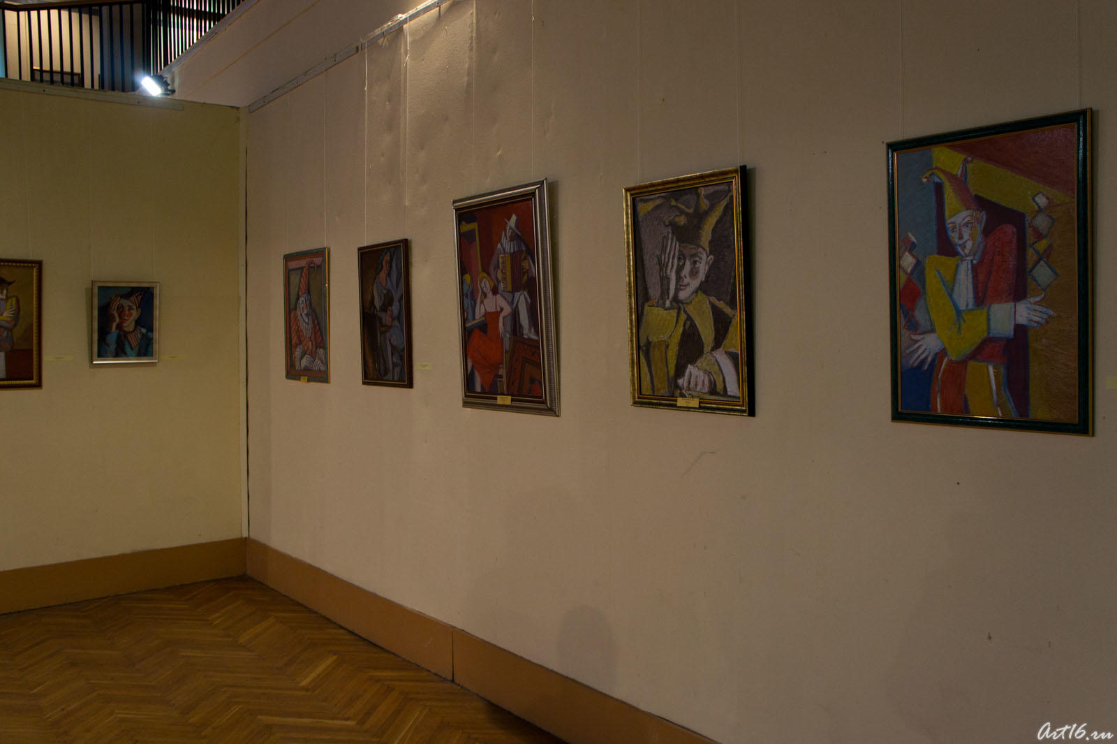 Фрагмент экспозиции выставки Анатолия Бугакова::Бугаков Анатолий Матвеевич. Персональная выставка. Казань 2011