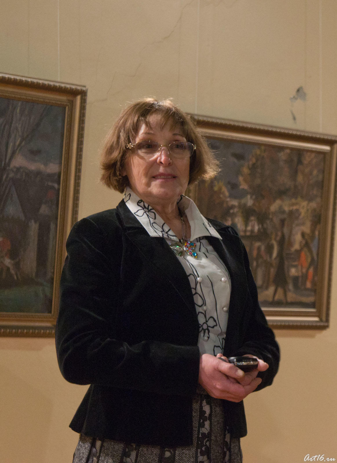 Терновская Светлана Ивановна, жена художника, его менеджер::Бугаков Анатолий Матвеевич. Персональная выставка. Казань 2011