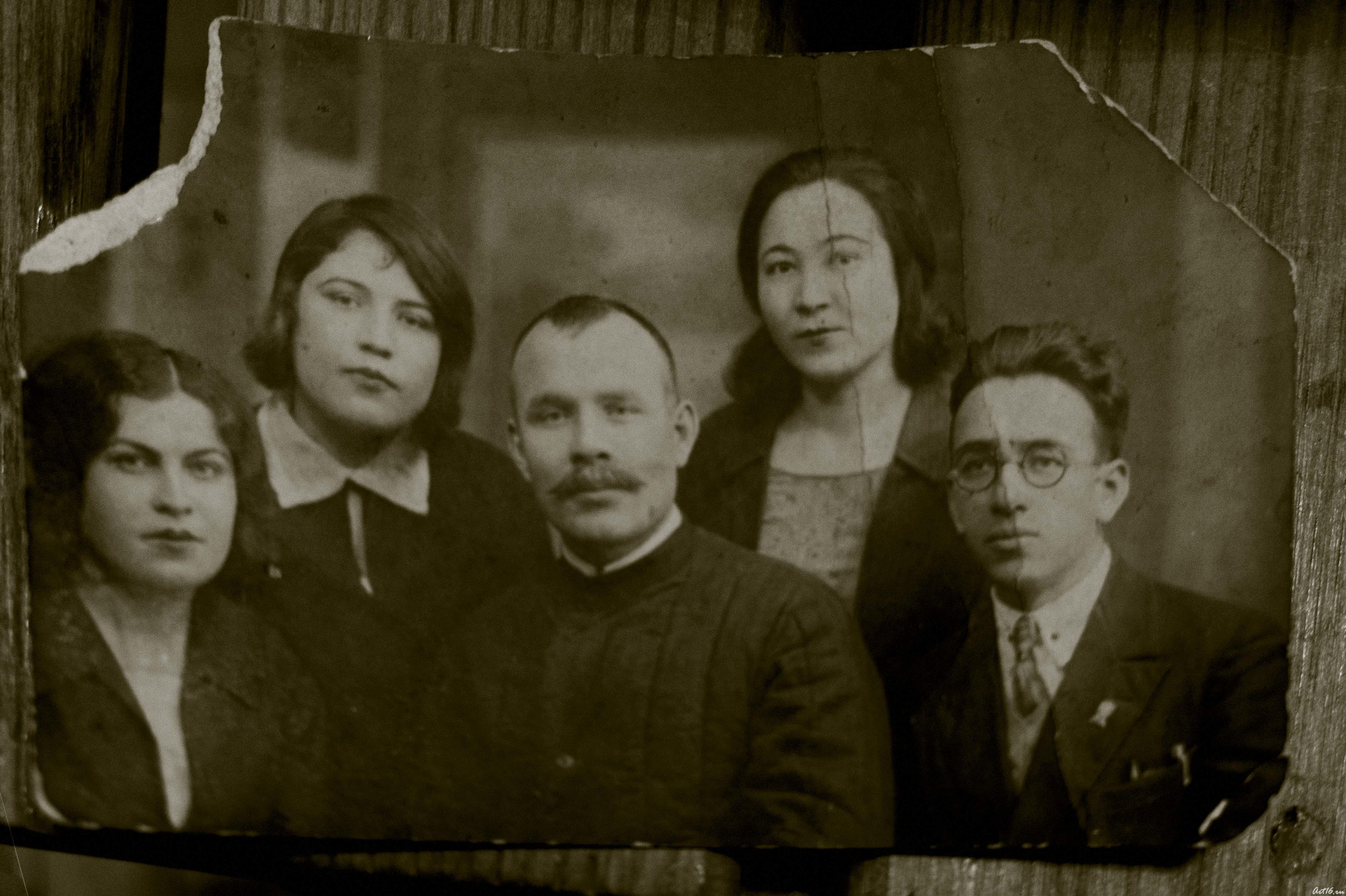 Баки Урманче с родственниками (1933)::Фирая Сабировна Закирова