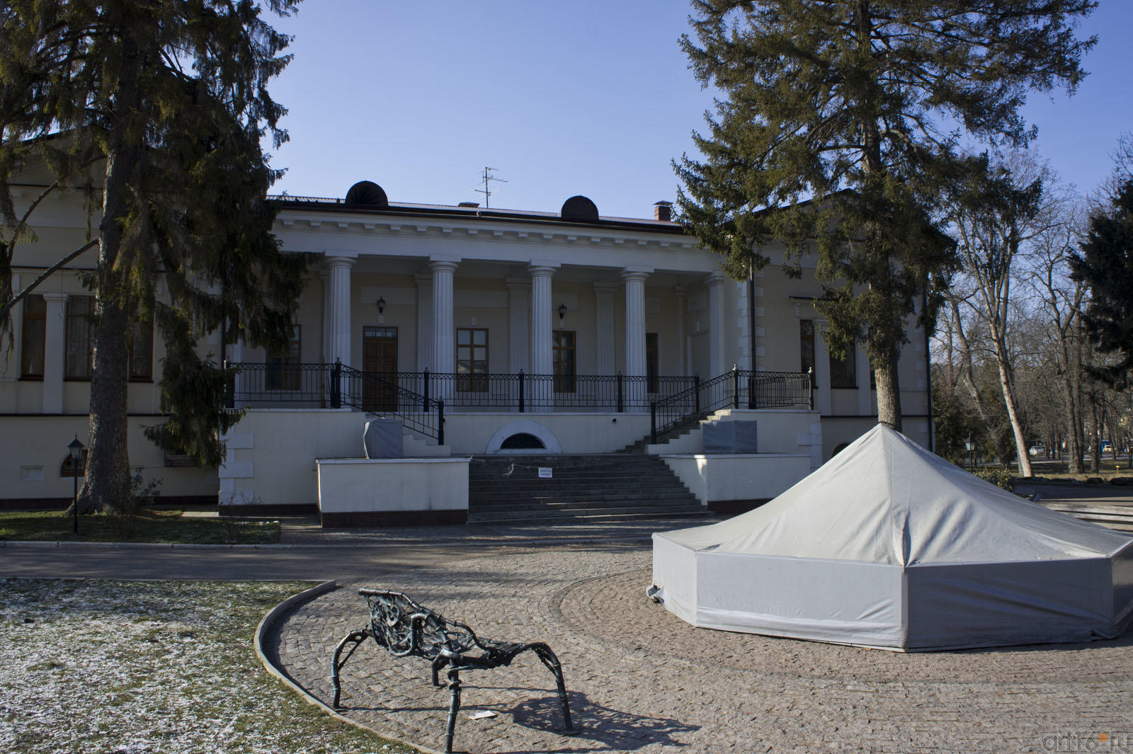 Воронцовский дворец в Симферополе::Симферополь, февраль 2011