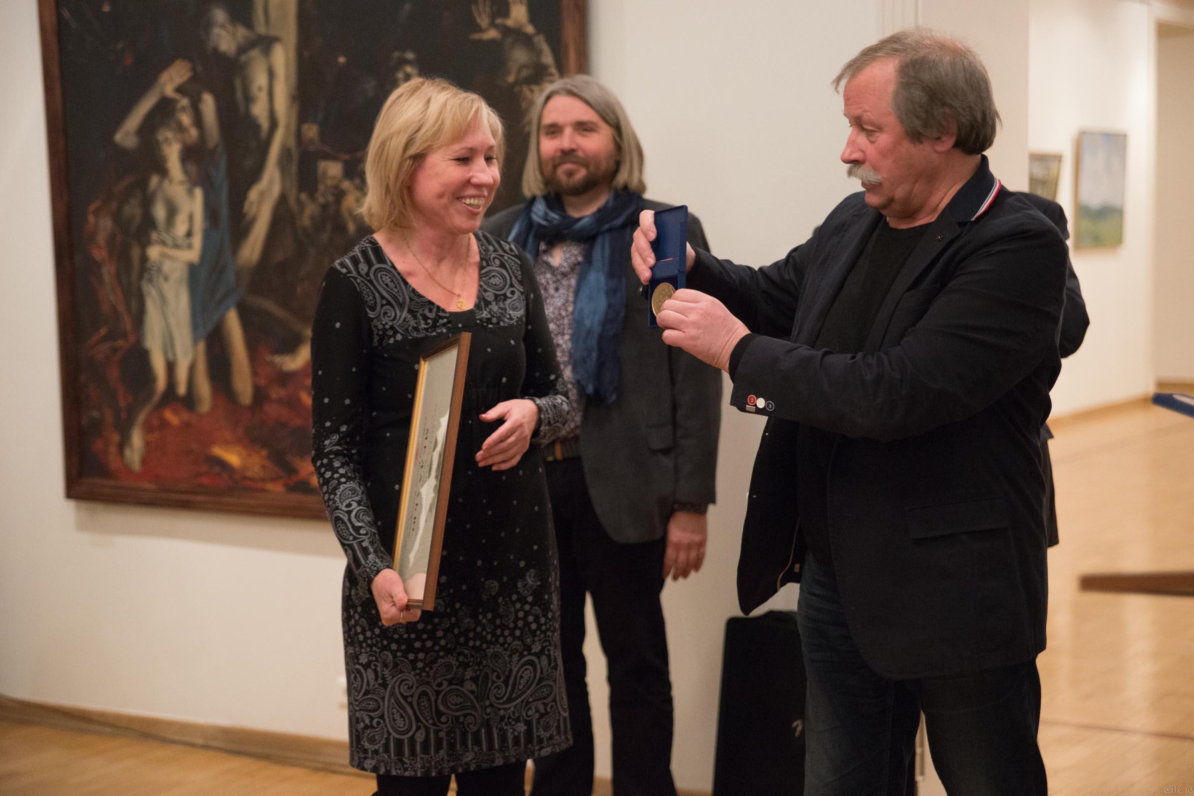 ::Красные ворота