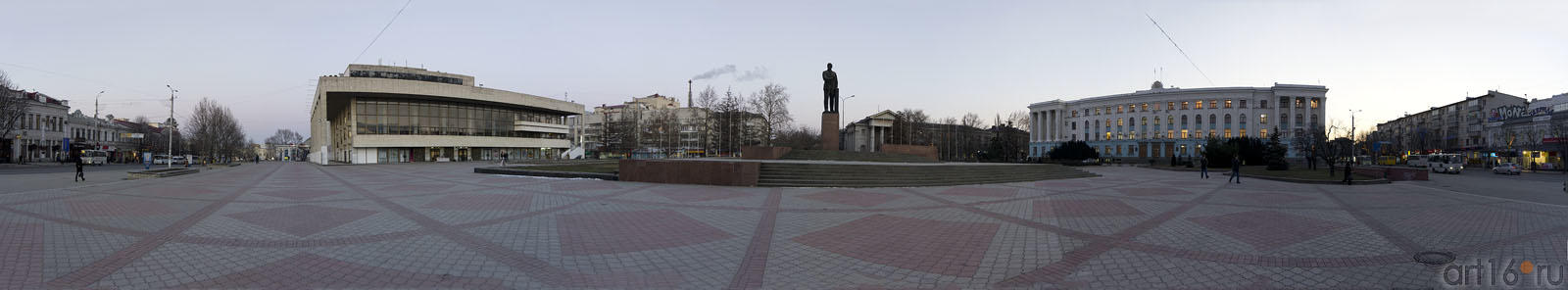 Площадь им. В.И.Ленина::Симферополь, февраль 2011