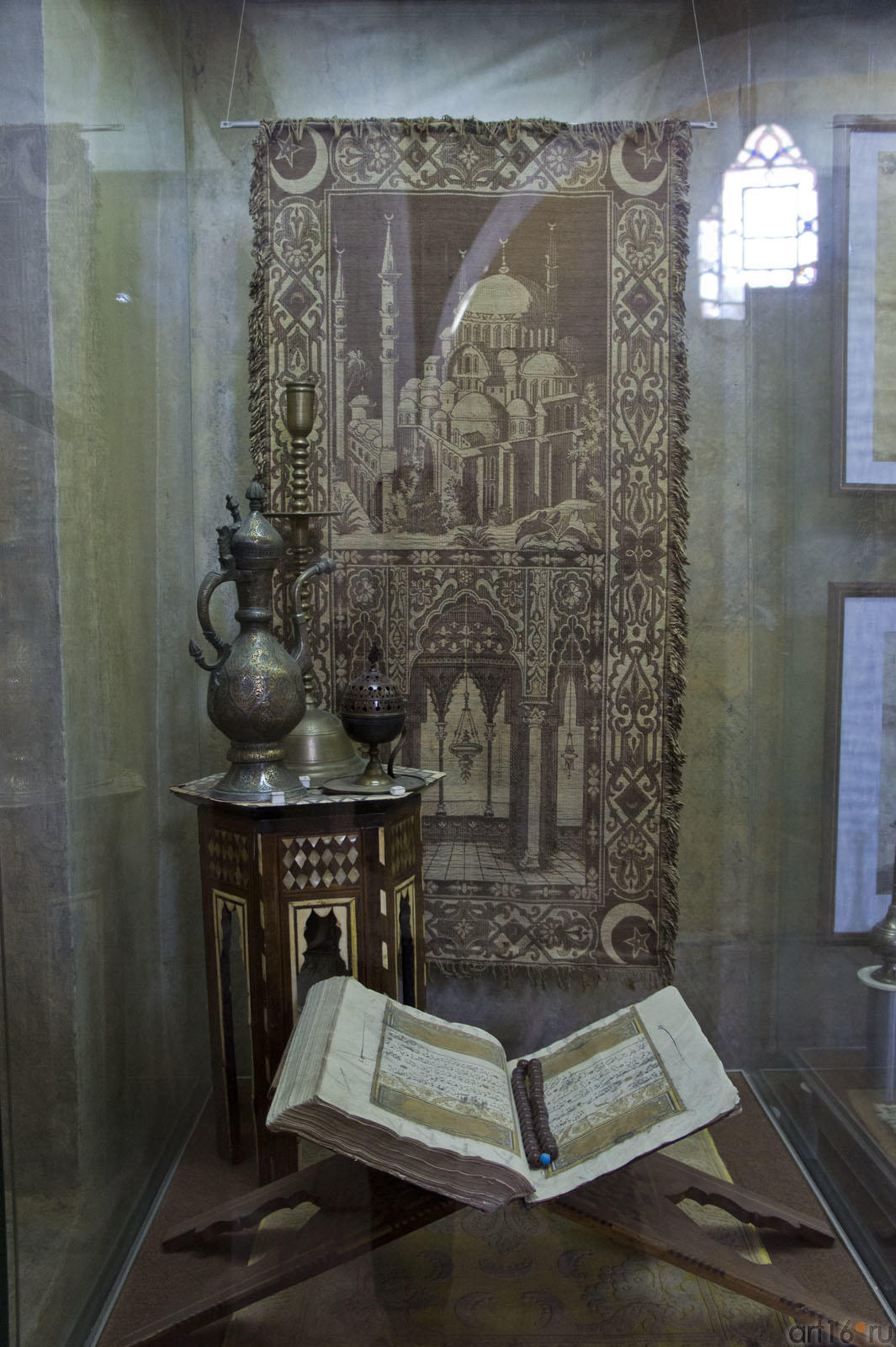 Предметы культа. Фрагмент экспозиции Малой мечети::Бахчисарай