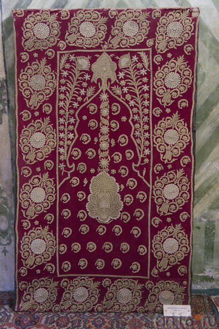 Намазлык (молитвенный коврик). Турция, XVIII в.::Бахчисарай