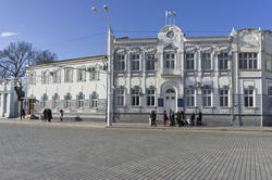 Административный корпус на Театральной площади