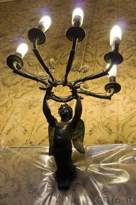 Светильник на стене Ситцевой комнаты дворца::Алупка, Воронцовский дворец