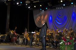 Государственный филармонический джаз-оркестр РТ, под управлением  Анатолия Василевского