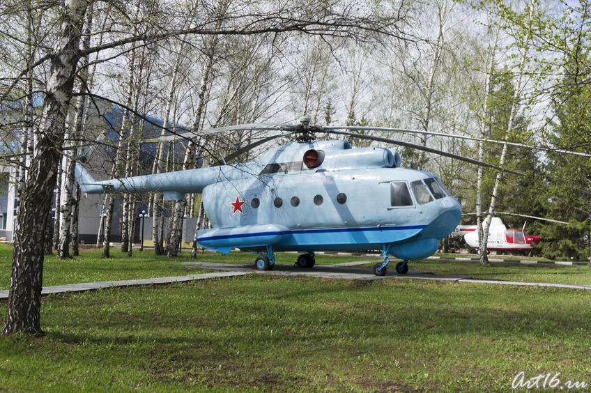 Вертолет у прходной::Казанский вертолетный завод