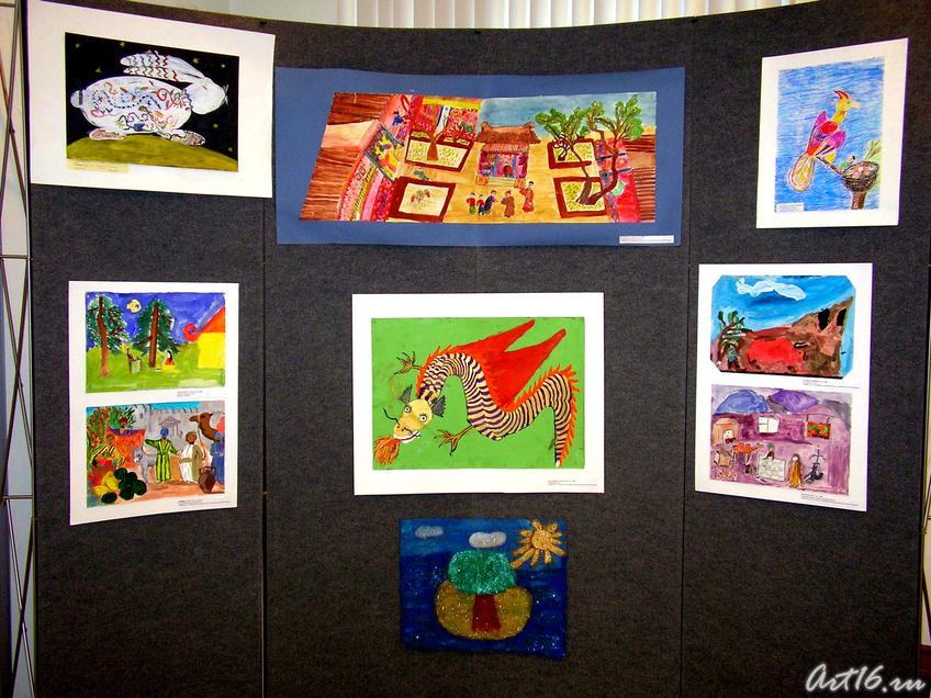 Рисунки с выставки::Дети рисуют сказки