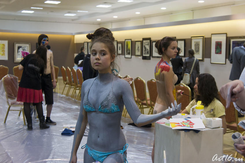 Эксцентричное шоу-конкурс «Body-Art Battle» в Манеже::«Ночь в музее», Казань, 2011г.