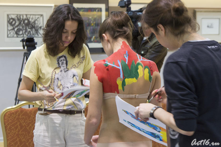 05431 «Body-Art Battle» в Манеже::«Ночь в музее», Казань, 2011г.