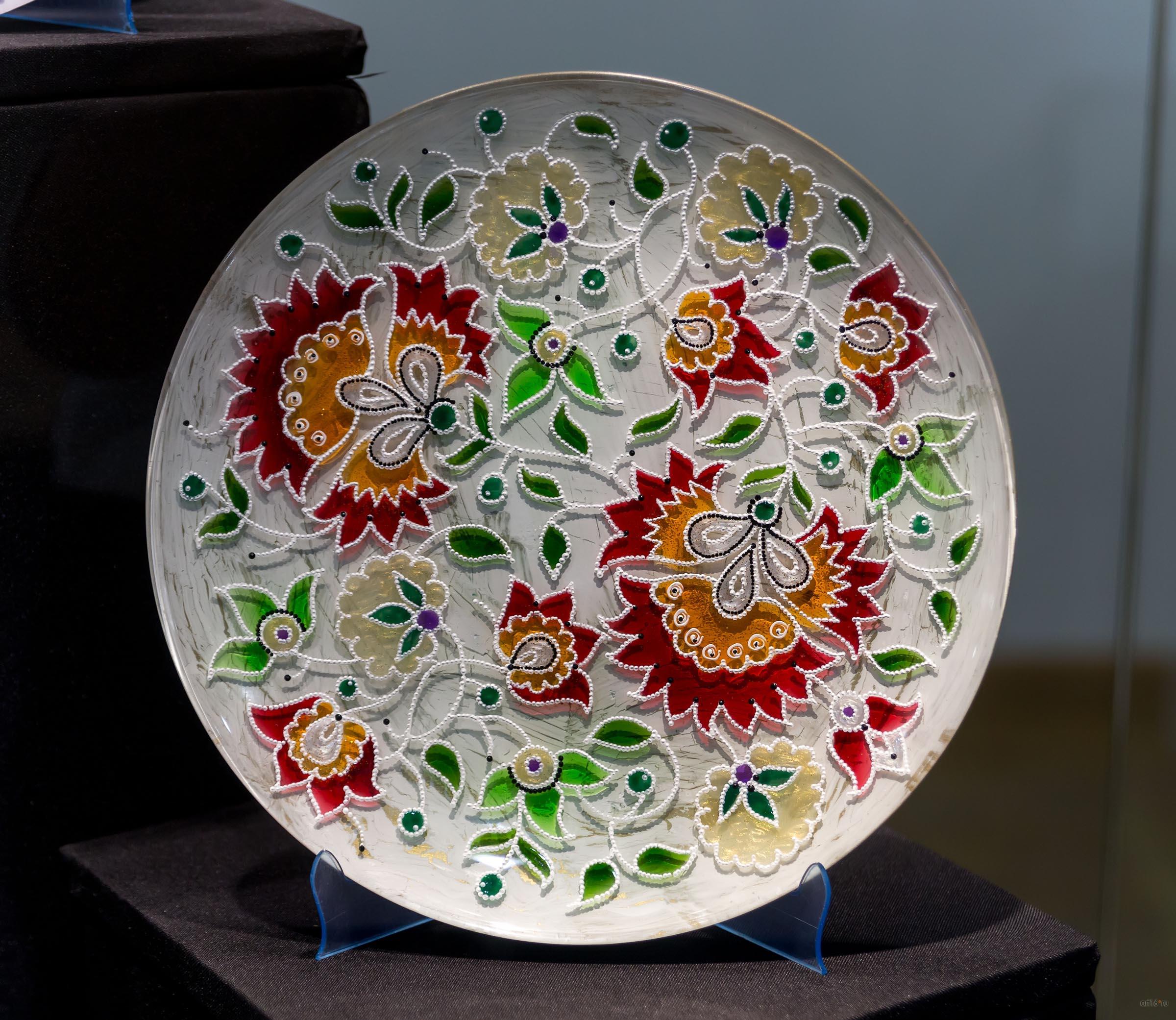 ::Руки женщины. Выставка