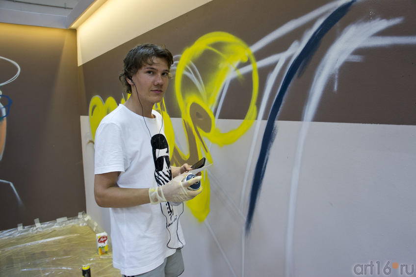 Дамир Dax::Граффити. Арт-акция «MANEGE Art MAUER» — 2011