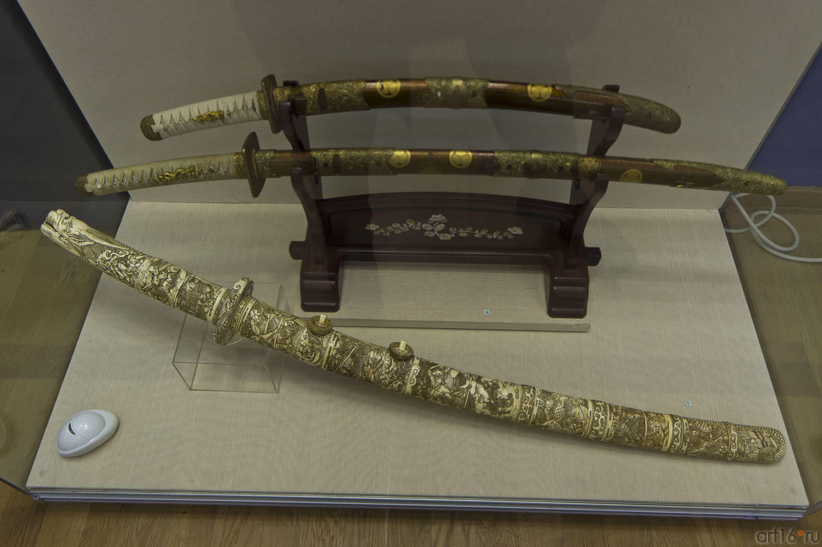 Кинжалы танто, Япония 19в.::Художественное оружие из собрания Государственного Эрмитажа