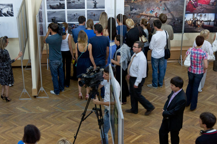 Операторы и фотографы за работой::World Press Photo -2011 — выставка