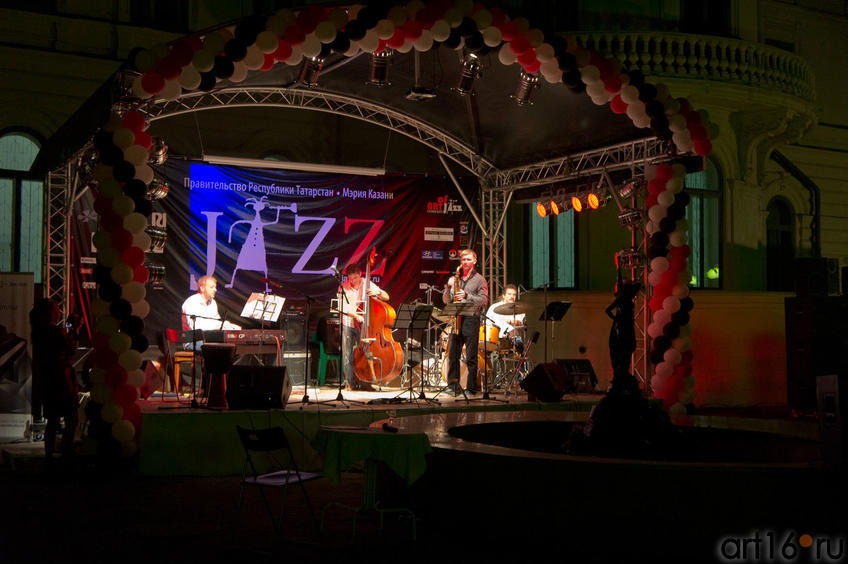 “Ruden Jazz Band”  с программой «Антигламур»::Джаз в Усадьбе Сандецкого. 2011.08.11