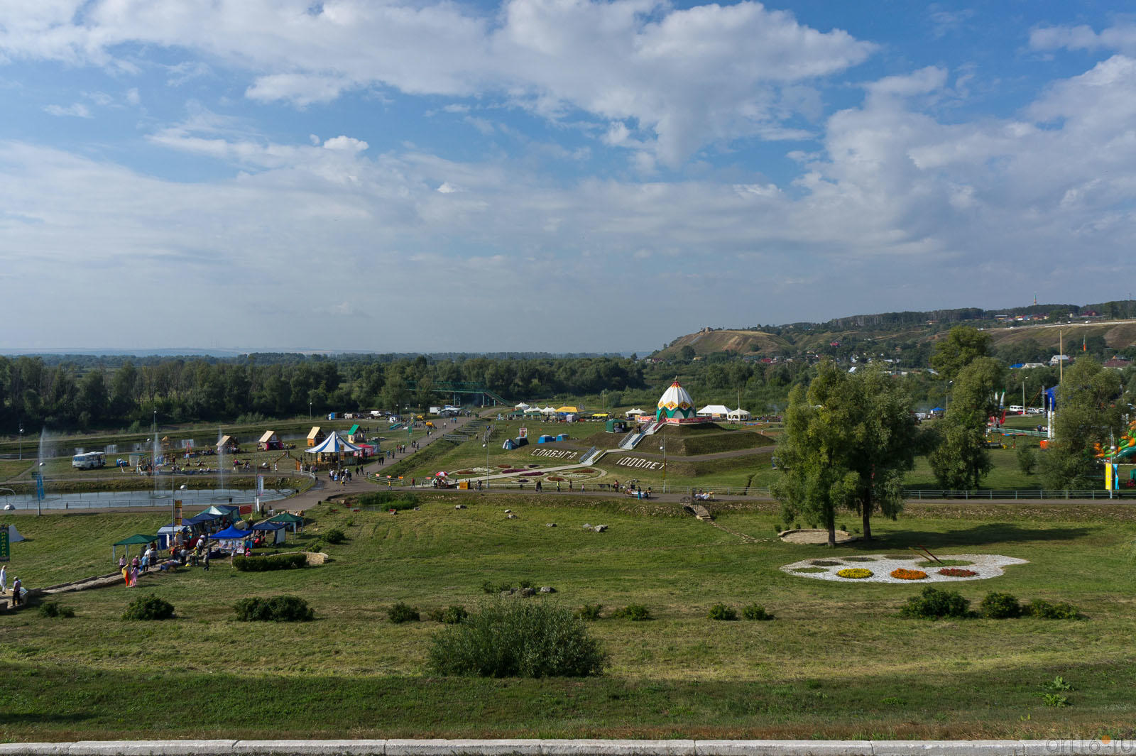 Шишкинские пруди и Чертово городище::Спасская ярмарка в Елабуге. 19-21 августа 2011