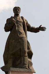 Памятник М.Вахитову, июнь 2015