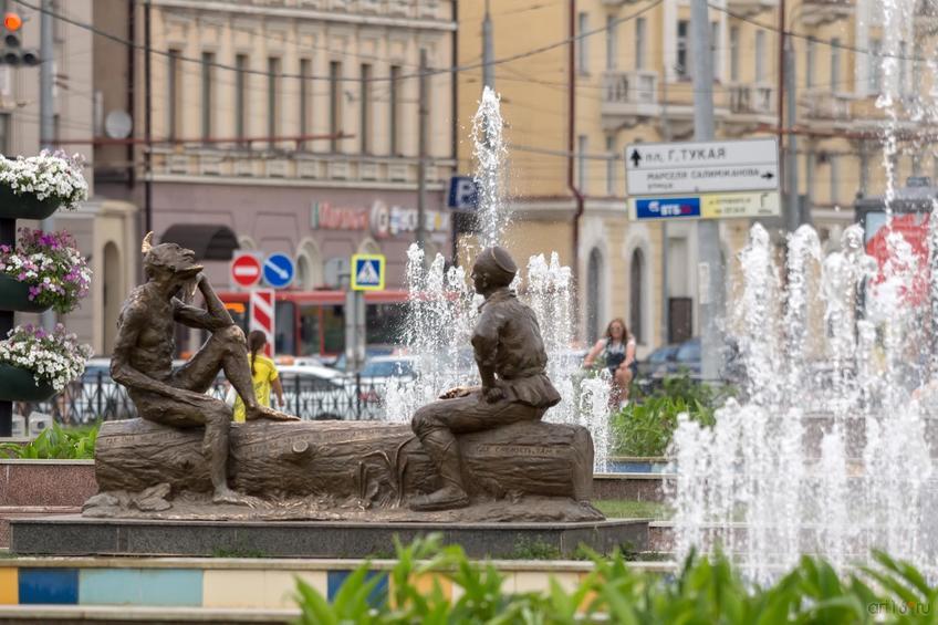 Скульптурная композиция «Загадки Шурале» возле ТГАТим. Г. Камала, июнь 2015::22062015 Центр Казани