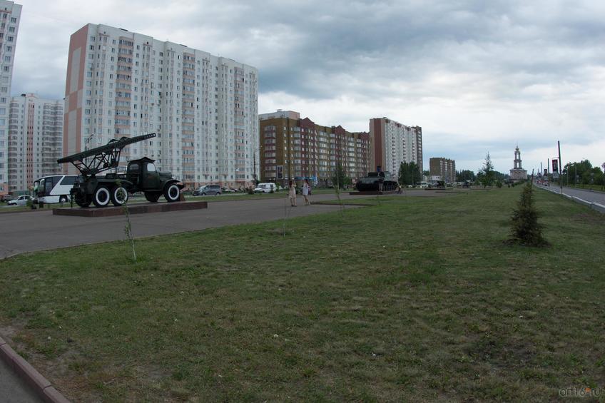 Фото №828669. Аллея военной техники времен Великой Отечественной войны, г. Курск, июнь 2015
