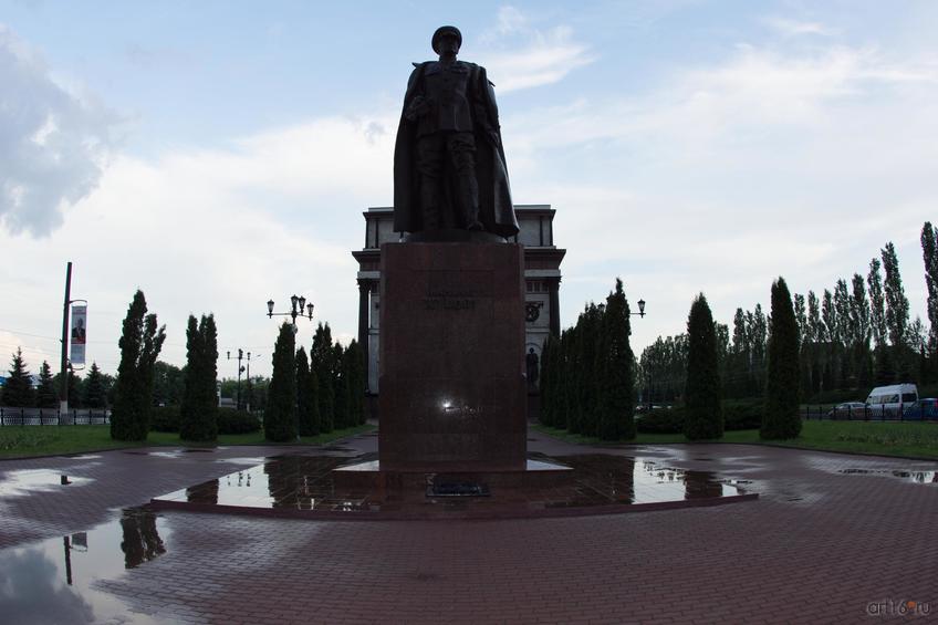 Памятник Г.К.Жукову::Курск, лето 2015