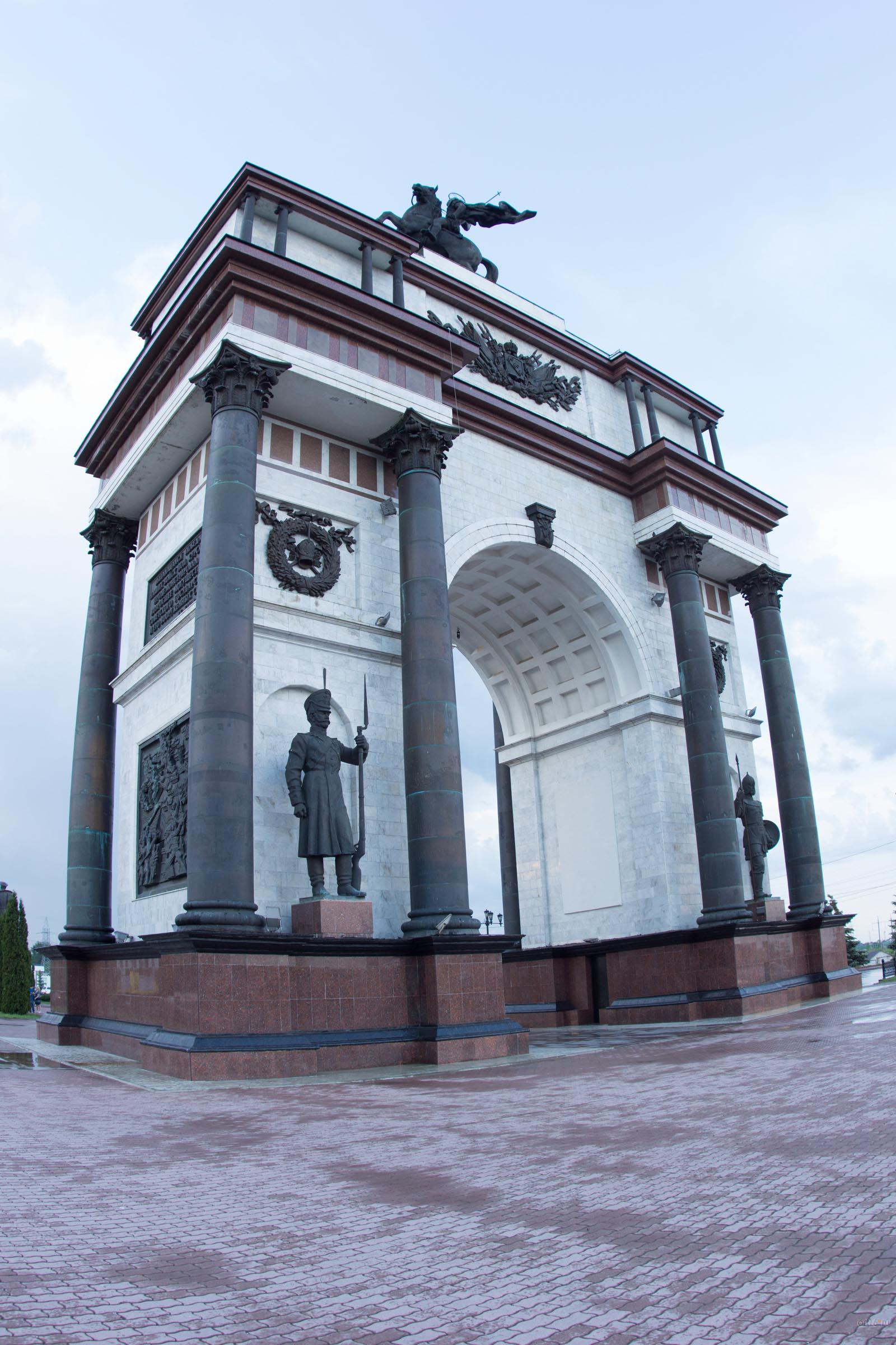 Триумфальная арка, Курск, июнь 2015::Курск, лето 2015