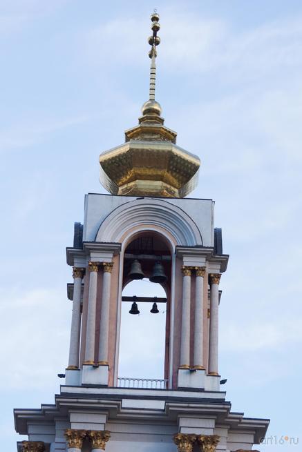 Трёхъярусный храм-колокольня святого Георгия Победоносца (третий ярус)::Курск, лето 2015