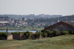 Вид на г. Балашов с  противоположного берега Хопра, с. Репное