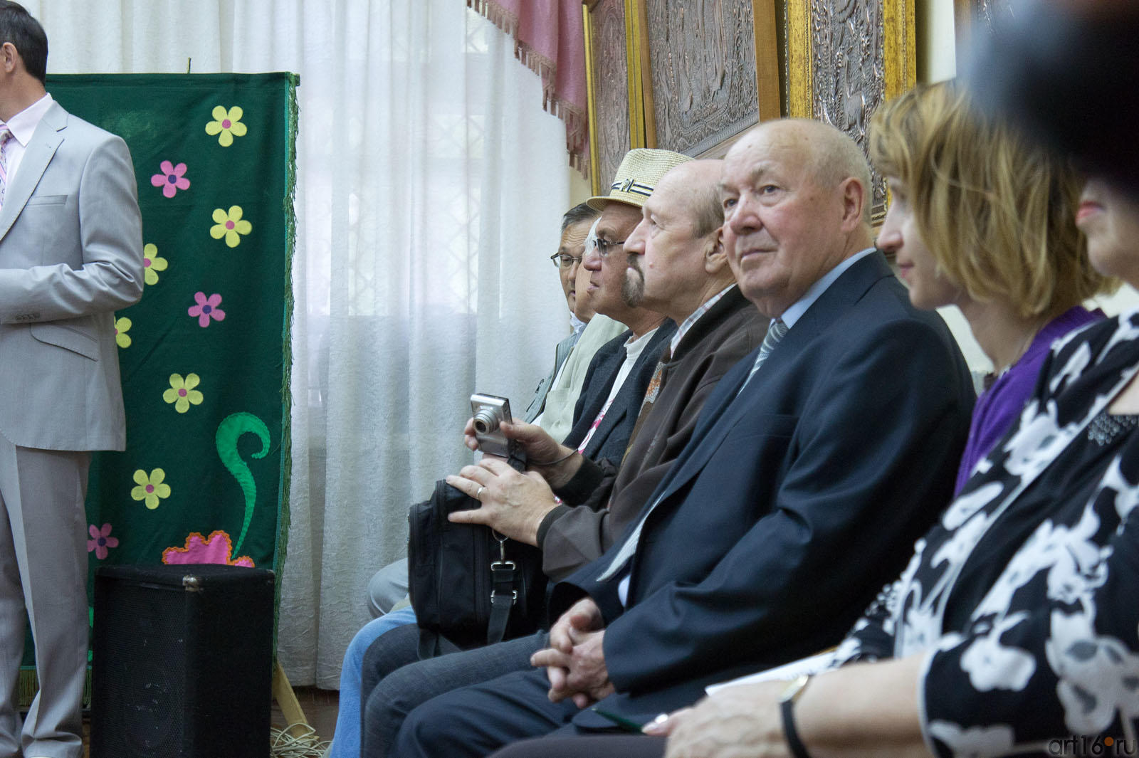 На открытии выставки Александра Иванова «Сказки Тукая на меди»::Александр Иванов