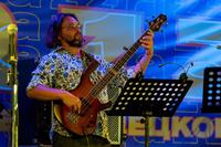 Антон Горбунов — бас-гитара