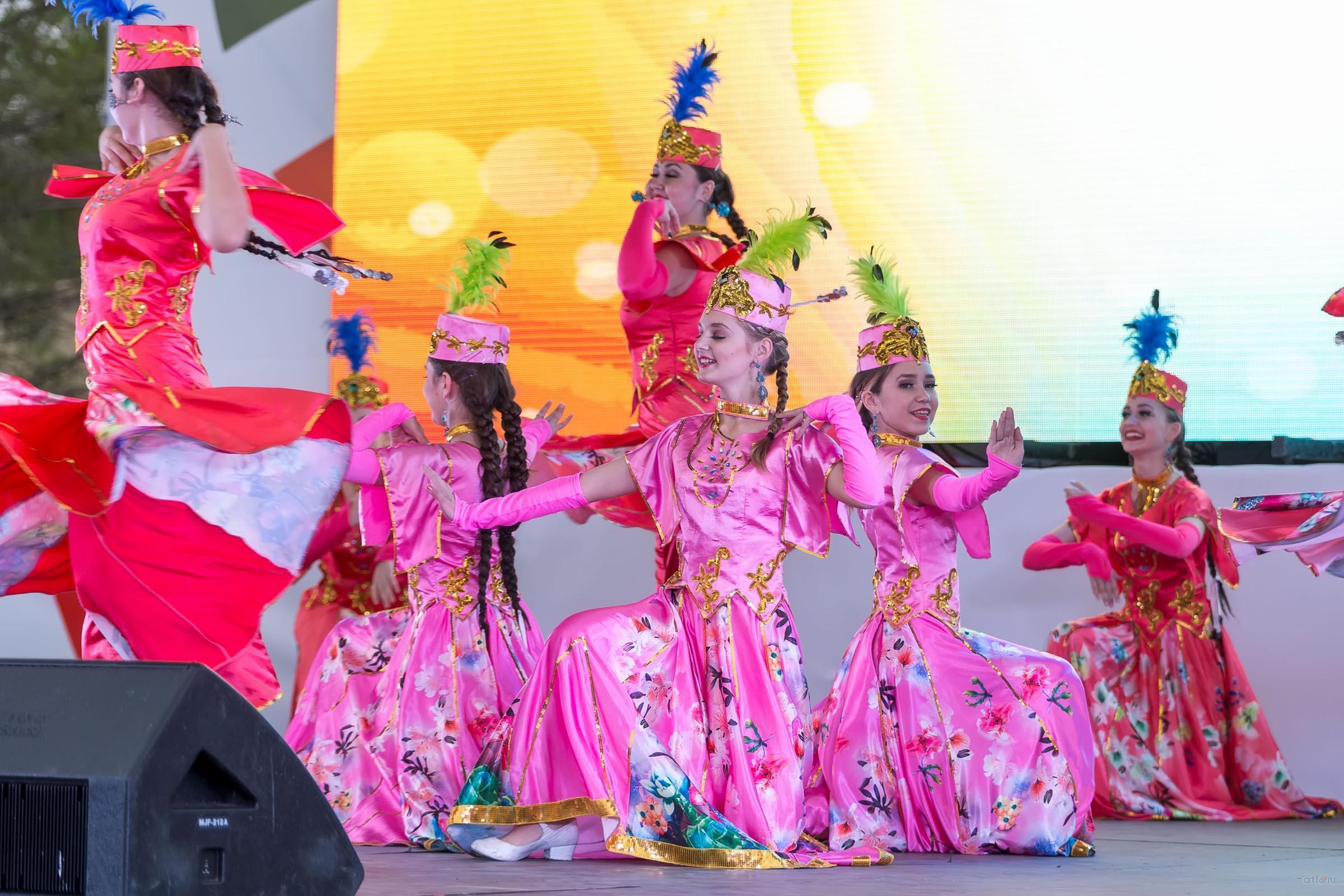 ::«Фанфары Казани» и «Мозаика культур». Фестивали к Дню города. Казань — 2015