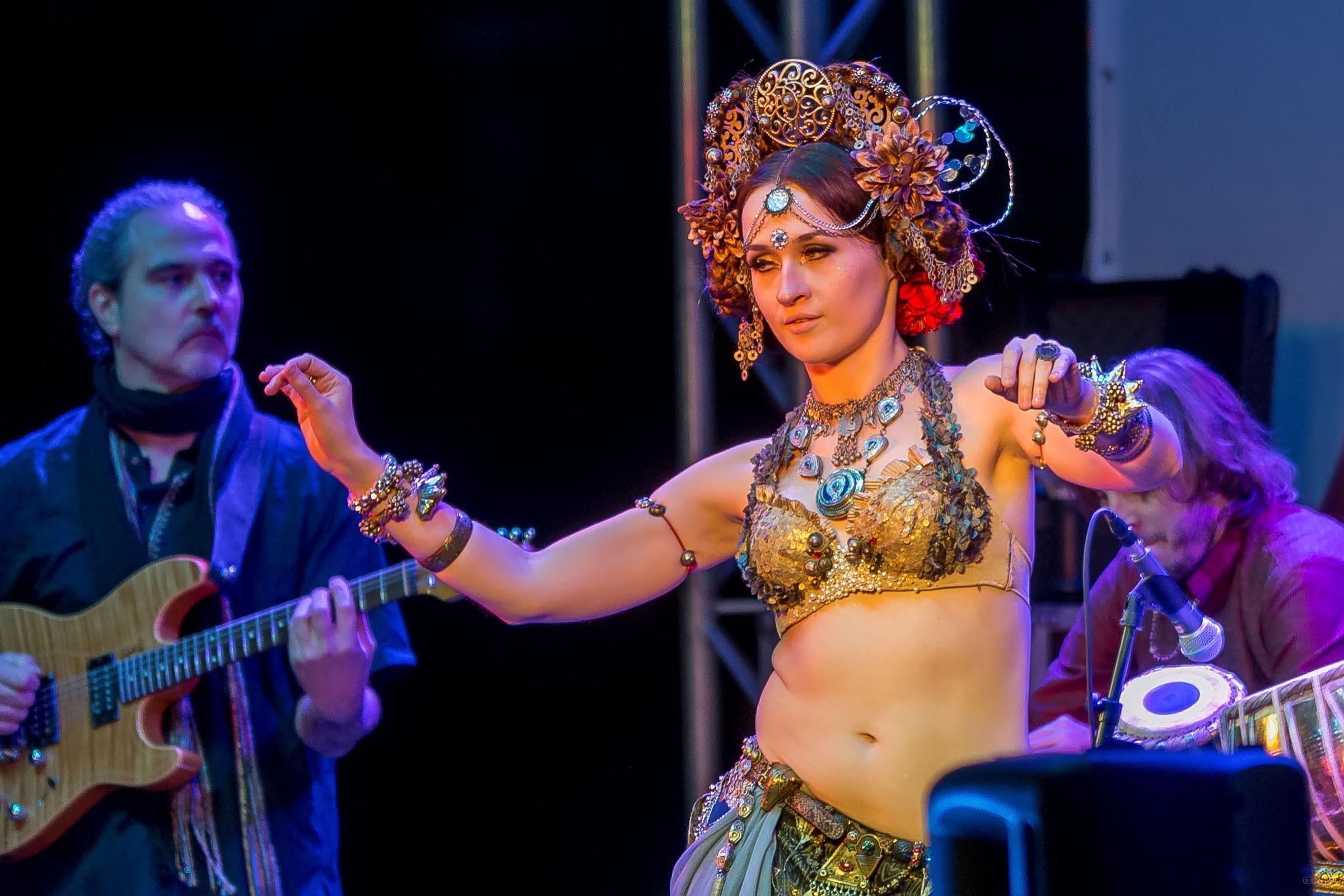 Группа Samhey Project, танцовщица::Усадьба джаз