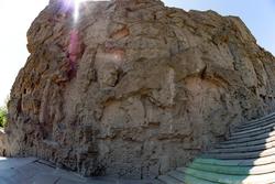  Стены-руины на Мамаевом кургане в форме горельефа