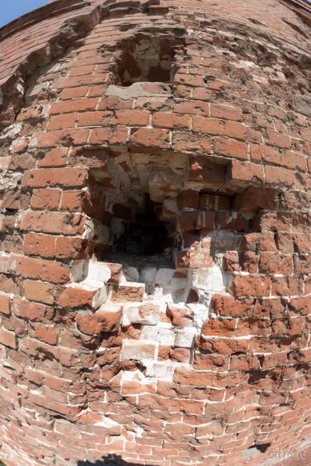 Руины мельницы  Грудинина были оставлены по состоянию на 1943 год как памятник  изуродованному войной Сталинграду::Волгогорад. 2015