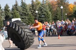  Турнир по силовому экстриму. Переваливание покрышки на время